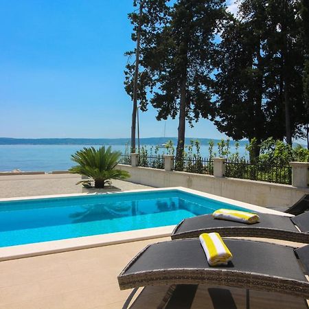 Villa Beachfront Sea Palace Kastela Dış mekan fotoğraf