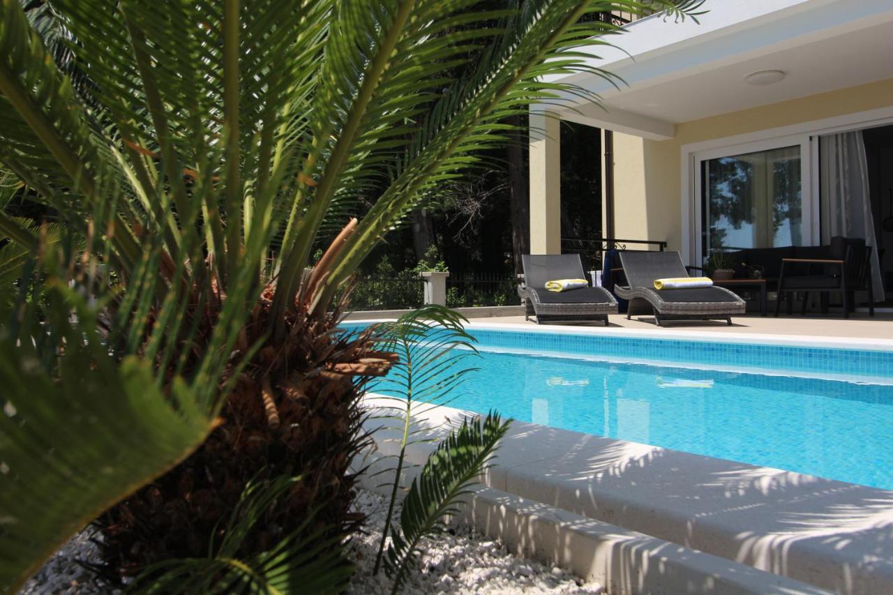 Villa Beachfront Sea Palace Kastela Dış mekan fotoğraf