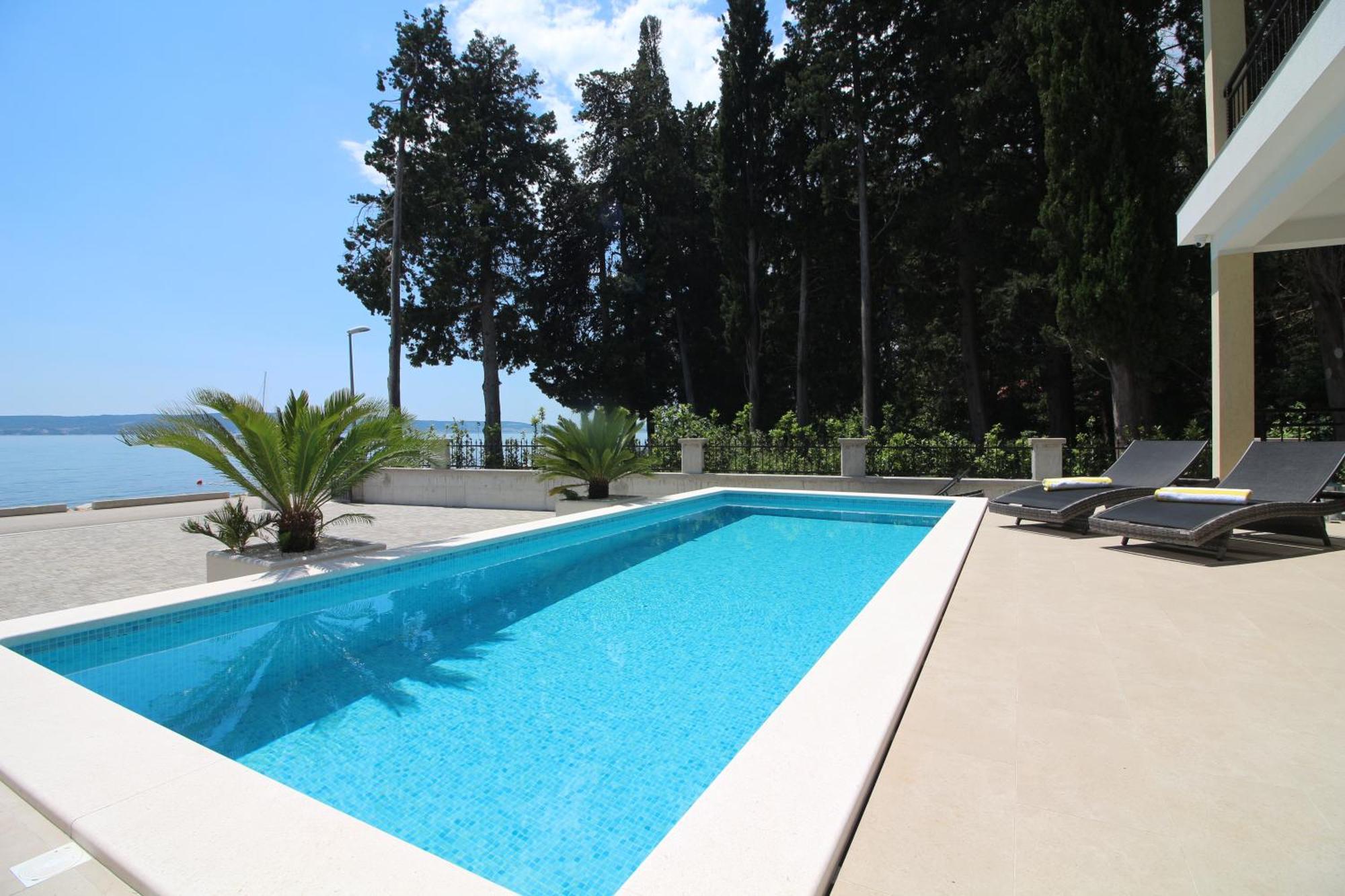 Villa Beachfront Sea Palace Kastela Dış mekan fotoğraf