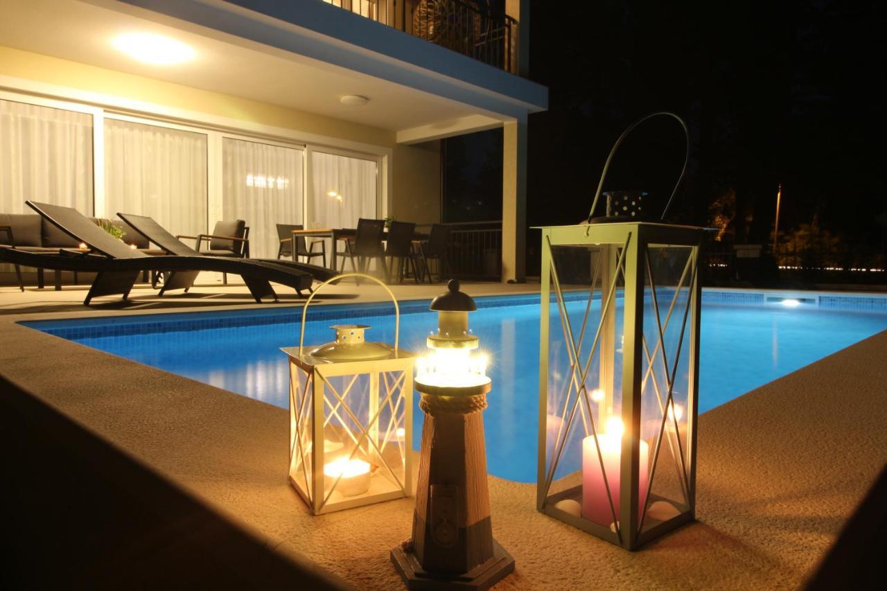 Villa Beachfront Sea Palace Kastela Dış mekan fotoğraf
